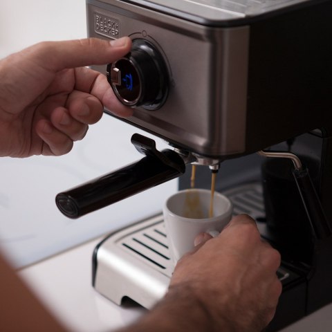 Ekspres ciśnieniowy kolbowy Black+Decker BXCO1200E (1200W)