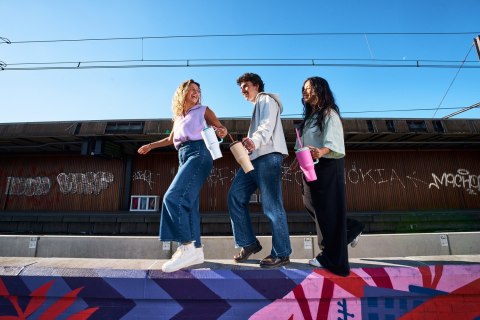 Kubek termiczny ze słomką Kambukka Rio Tumbler 950ml, Frosty Coconut