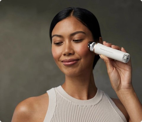 TherabodyTheraFace Depuffing Wand (indigo) - różdżka do pielęgnacji twarzy