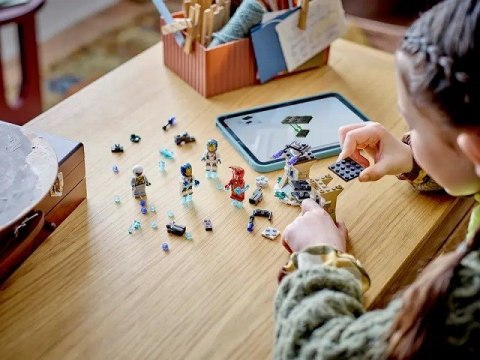 LEGO Super Heroes 76288 Iron Man i Iron Legion kontra żołnierz Hydry