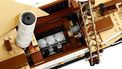 LEGO Icons 10335 Endurance