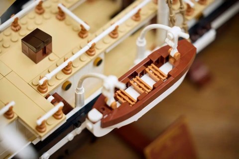 LEGO Icons 10335 Endurance