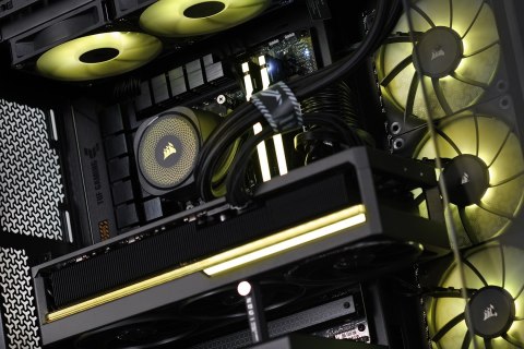 Actina iCUE 9800X3D/32GB/2TB/RTX5070Ti/850W