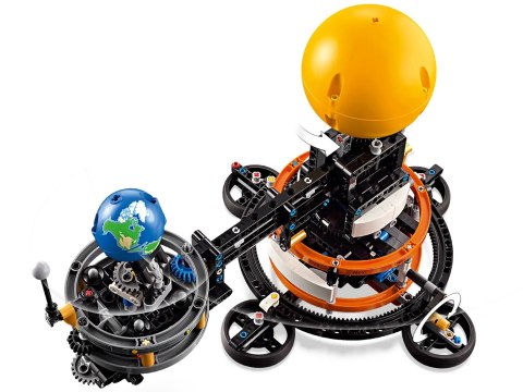 LEGO Technic 42179 Planeta Ziemia i Księżyc na orbicie (WYPRZEDAŻ)