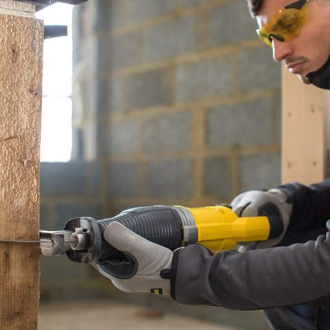 Piła szablasta 900W FME360 Stanley (WYPRZEDAŻ)