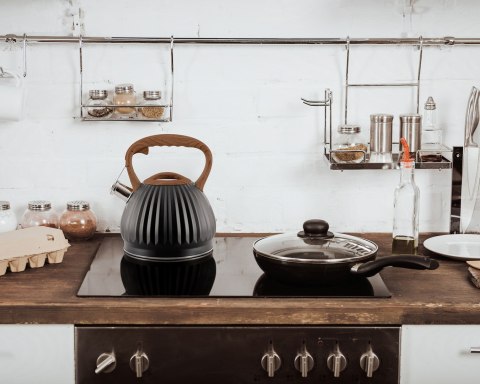 PROMIS CZAJNIK 3,0 L, FABIO,CZARNY, DREWNIANA RĄCZ