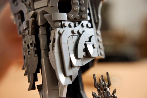 11373 - LEGO Icons - Władca pierścieni: Hełm Saurona