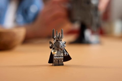 11373 - LEGO Icons - Władca pierścieni: Hełm Saurona