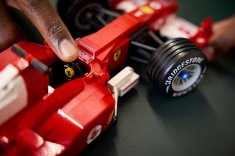 11375 - LEGO Icons - Ferrari F2004 i Michael Schumacher