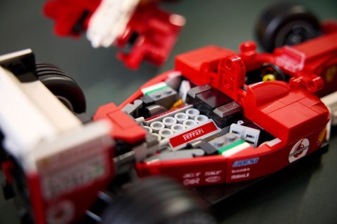 11375 - LEGO Icons - Ferrari F2004 i Michael Schumacher